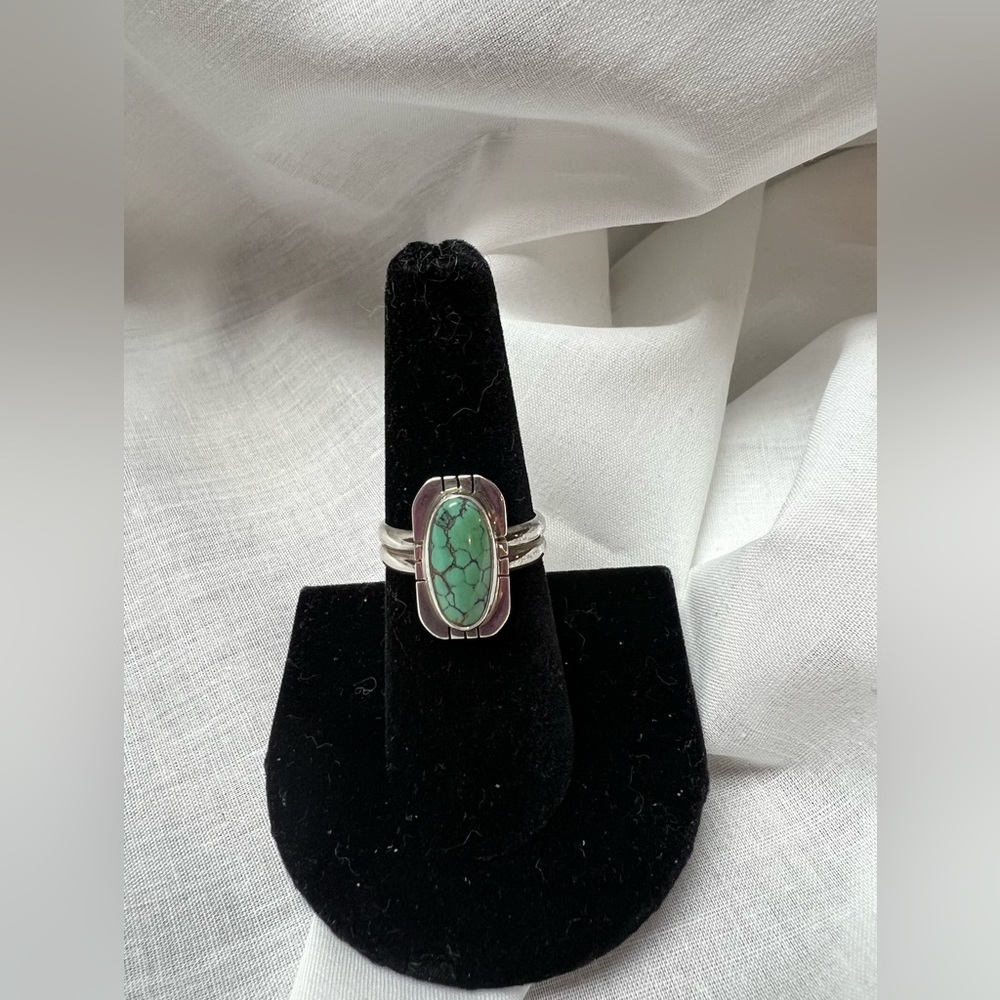 Beautiful Sterling Silver Turquoise Ring, made by Larry Tallent. Size 6.75-7.